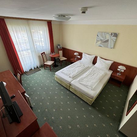 וינה Hotel Breitenlee מראה חיצוני תמונה