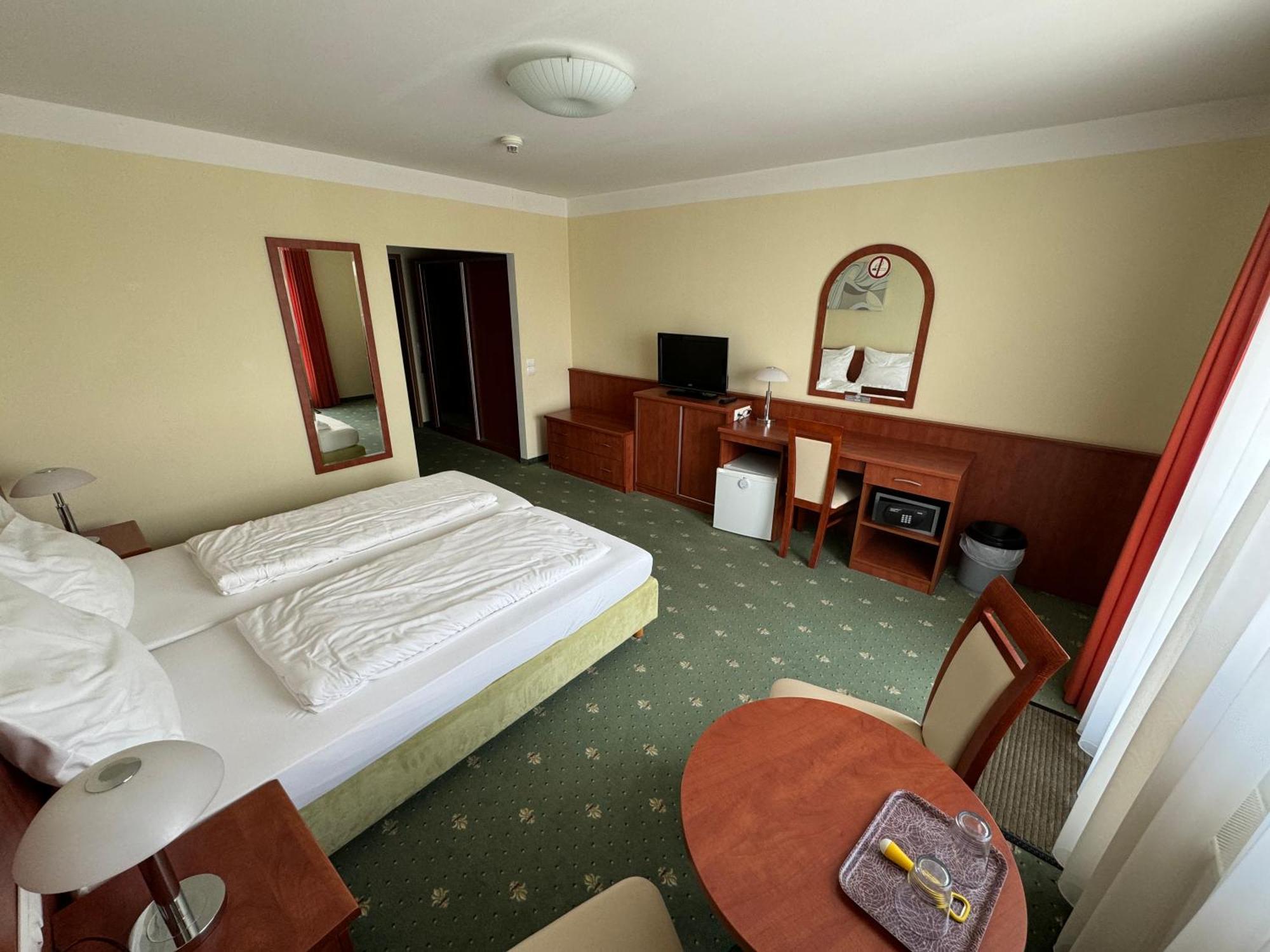 וינה Hotel Breitenlee מראה חיצוני תמונה