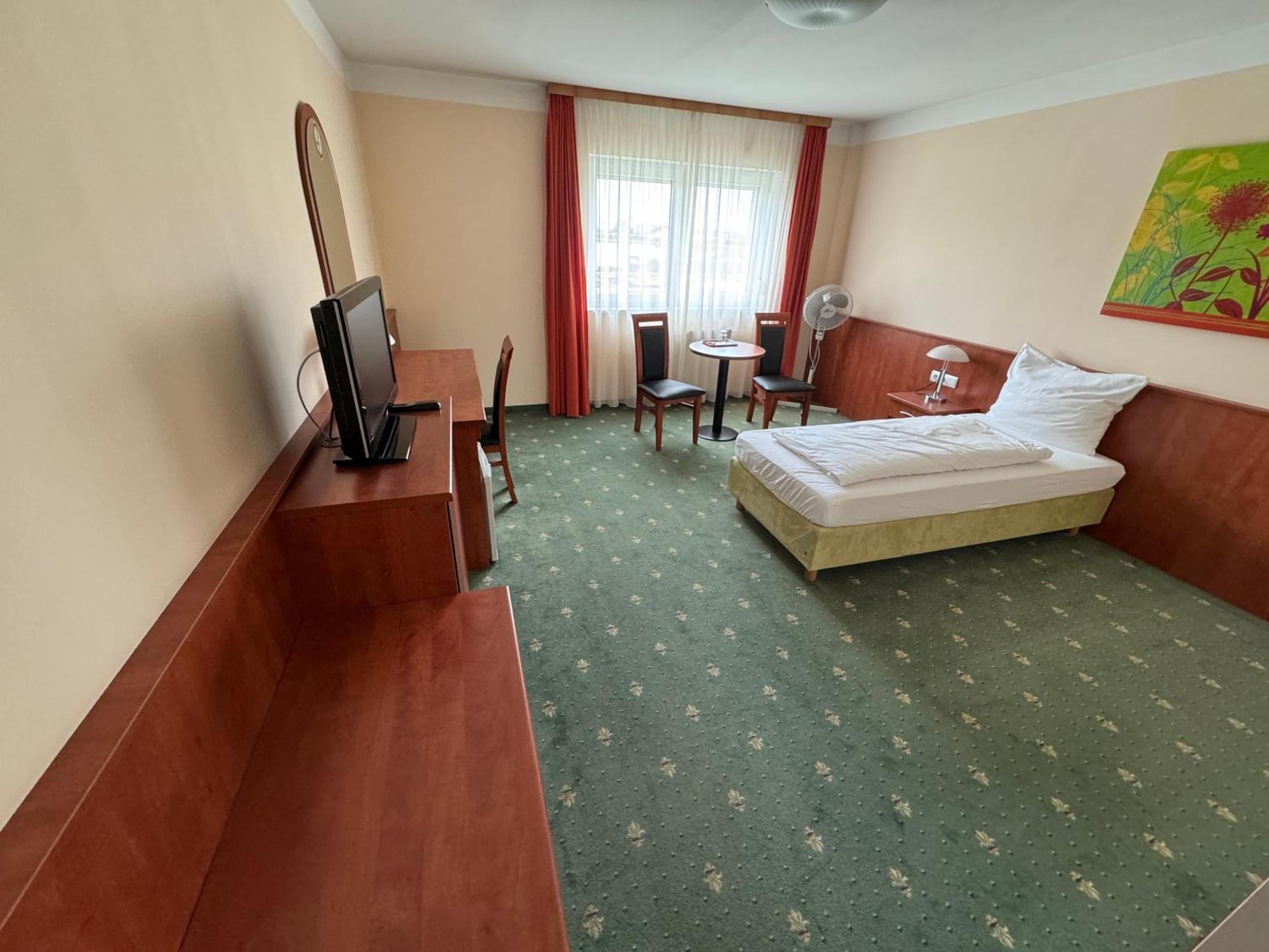 וינה Hotel Breitenlee מראה חיצוני תמונה