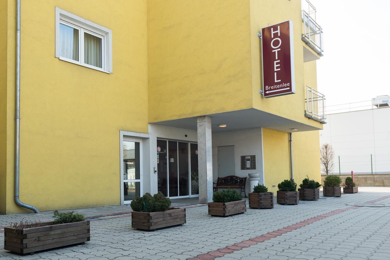 וינה Hotel Breitenlee מראה חיצוני תמונה