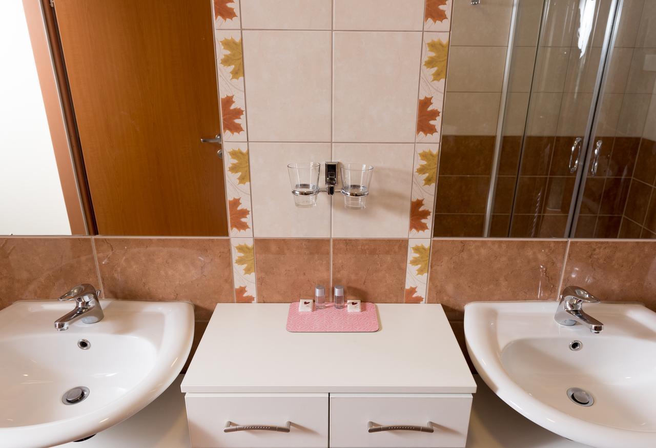וינה Hotel Breitenlee מראה חיצוני תמונה